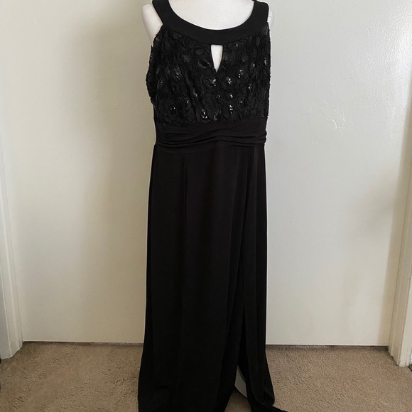 Enfocus Studio Dresses & Skirts - Solid Black Formal Dress